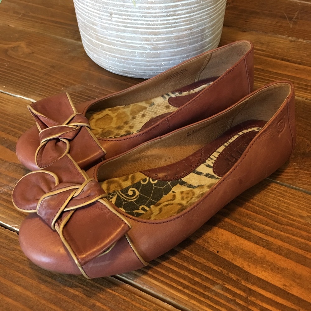 Born pink flats, size 6.